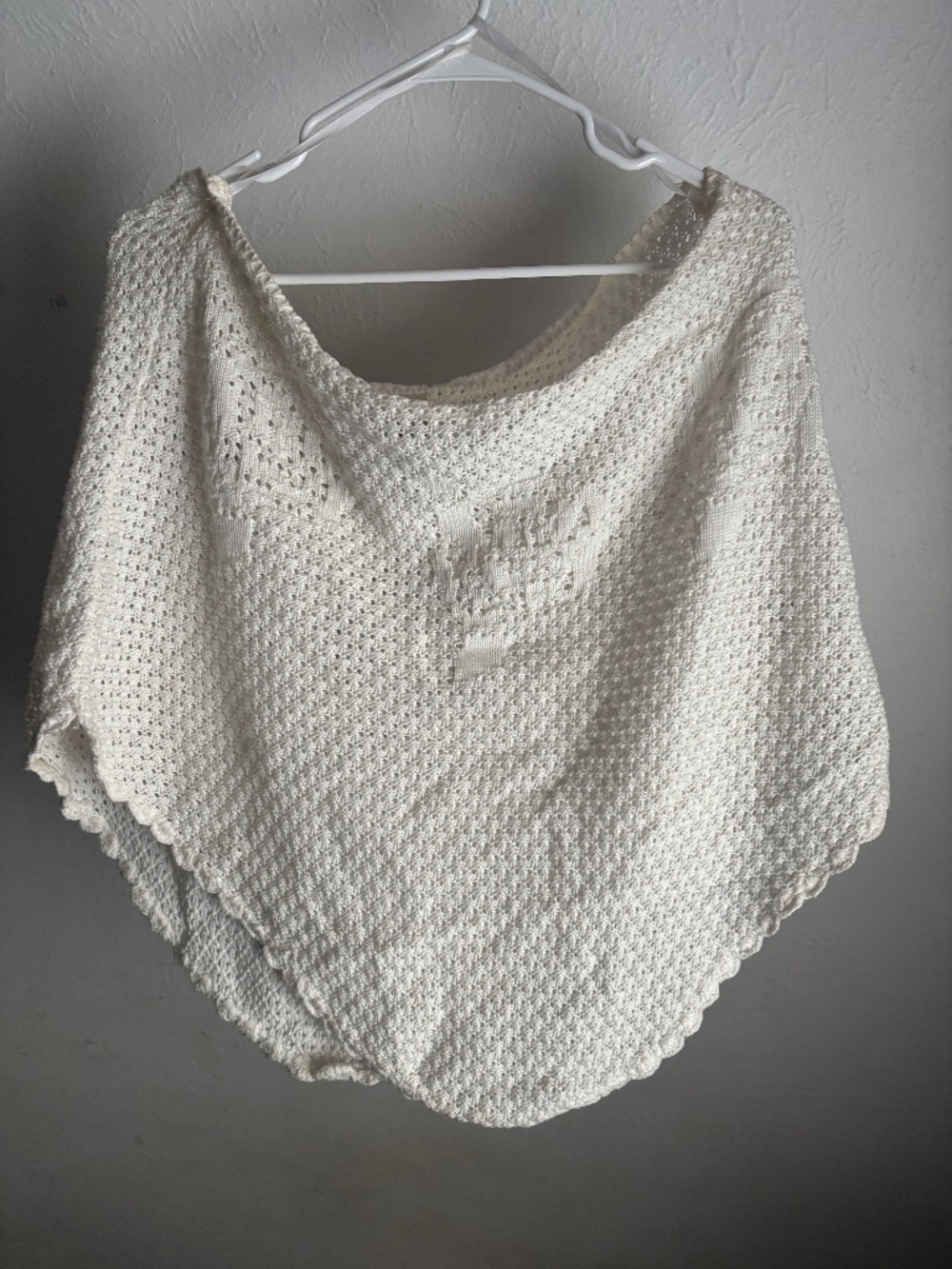 White rose embroidered poncho